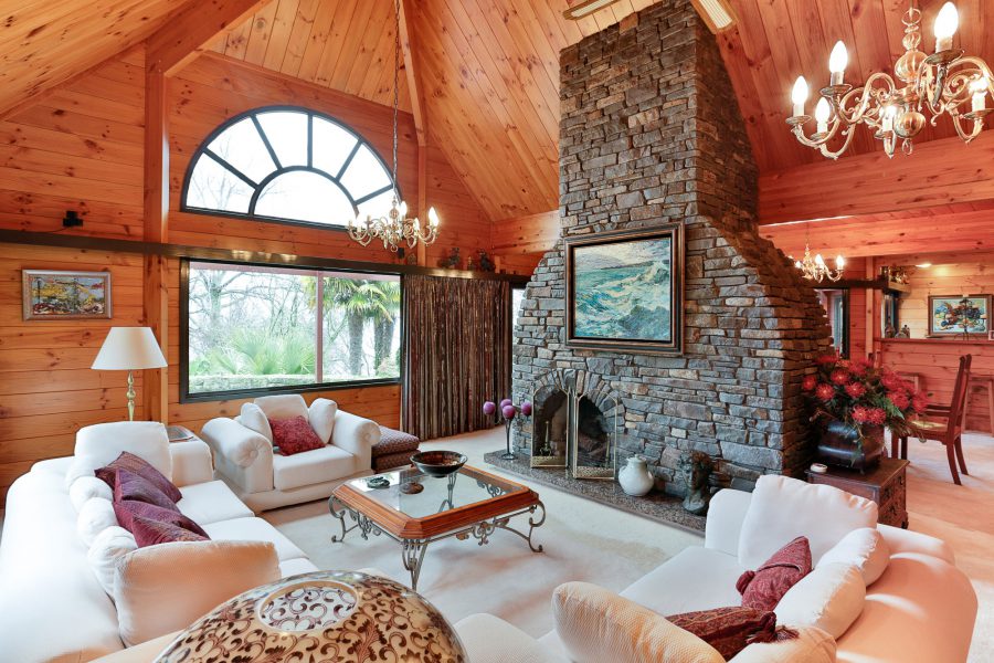 Iconic Lockwood Lodge image 1