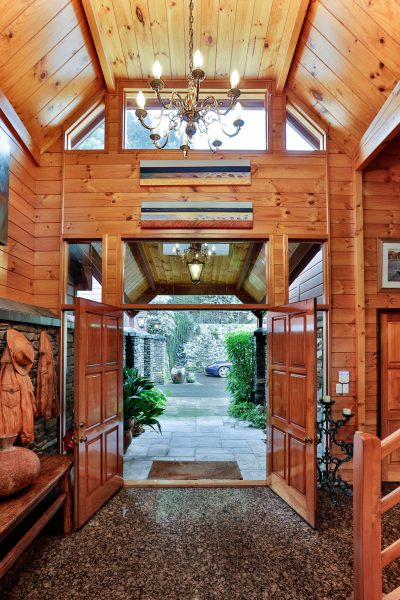 Iconic Lockwood Lodge image 2