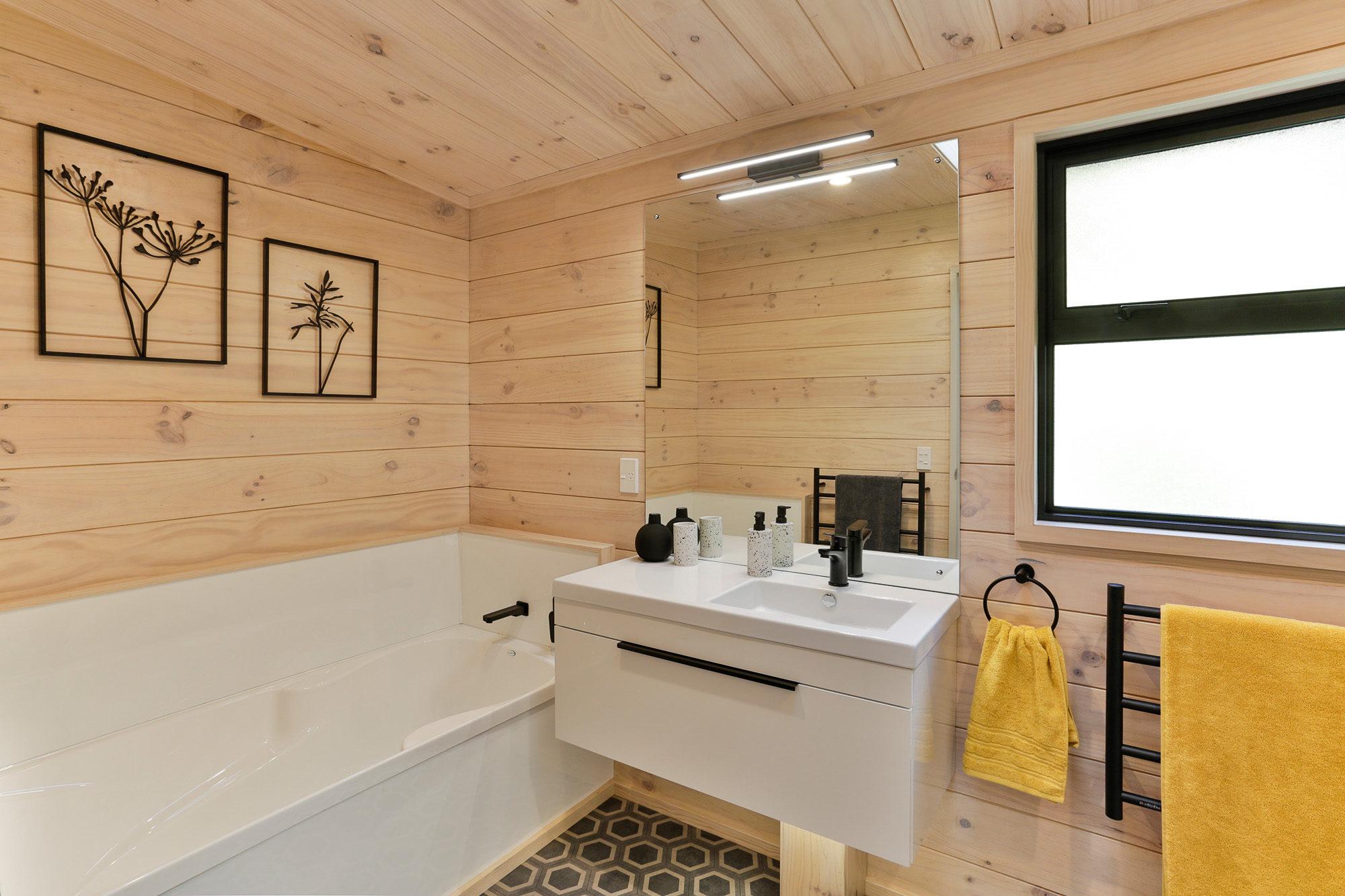Blonded Lockwood bathroom