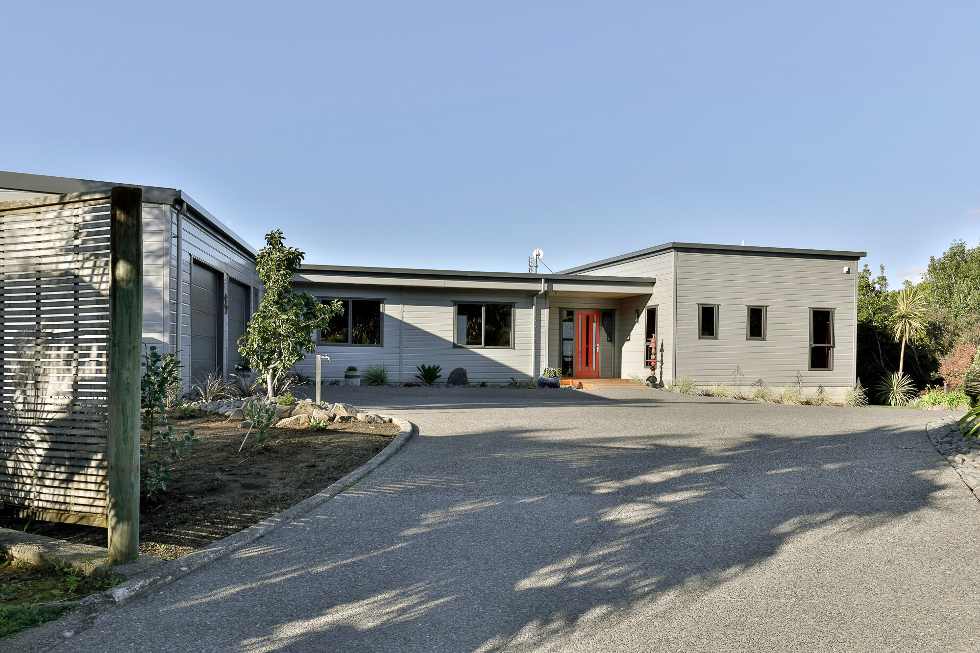 Double garage to fit with Lockwood homeowners lifestyle