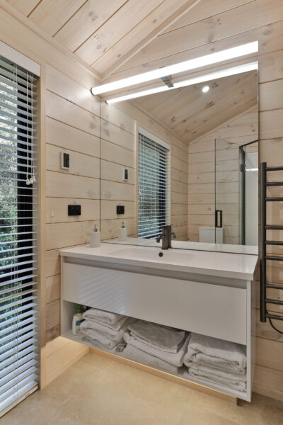 Douglas Family Holiday Home image 14